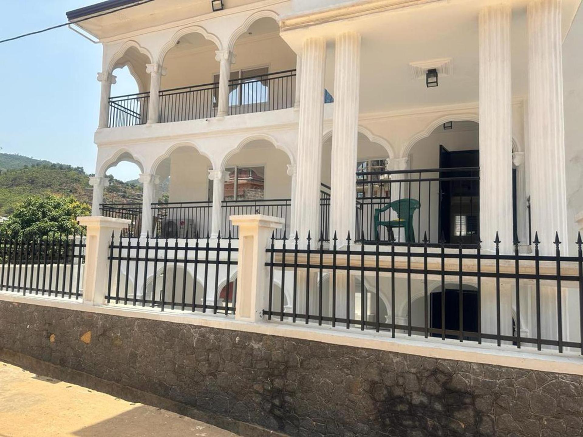 After 5 Apartment 3 2 Spacious En-Suite Bedrooms Freetown Bagian luar foto