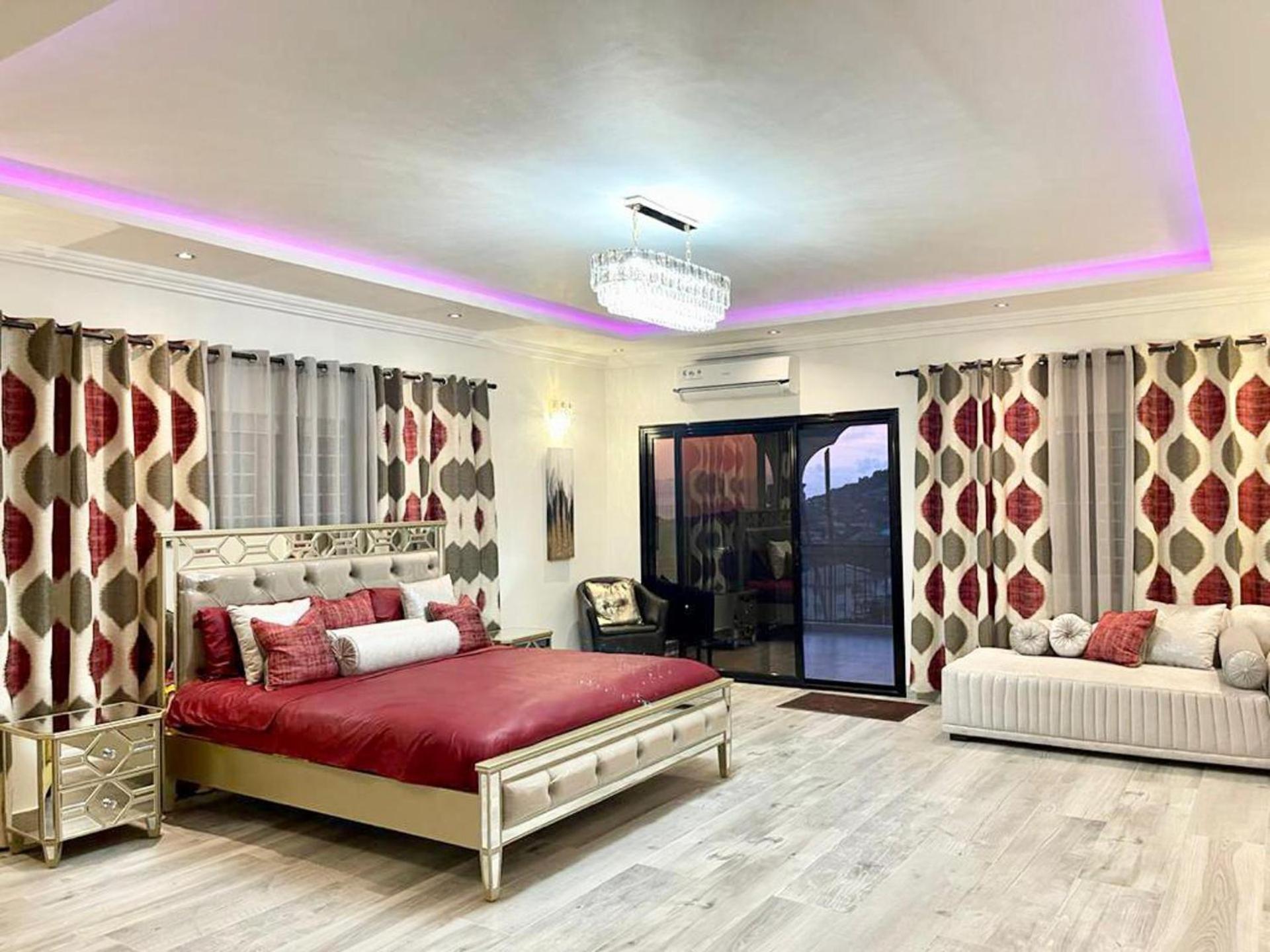 After 5 Apartment 3 2 Spacious En-Suite Bedrooms Freetown Bagian luar foto